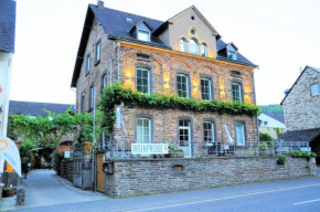 Ferienwohnungen by Weingut Hommes in Ernst Mosel